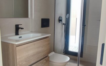 Property slide 16