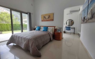 Property slide 21