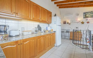 Property slide 32