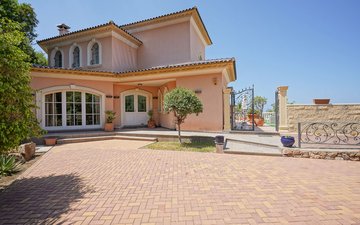 Property slide 39