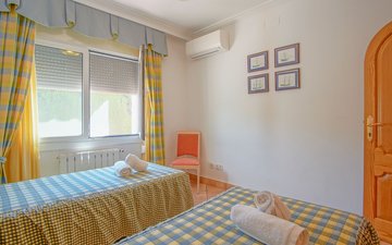Property slide 32