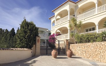 Property slide 22