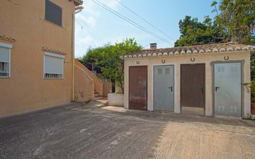 Property slide 21