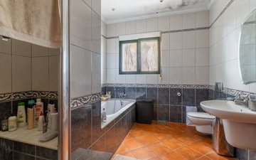 Property slide 22
