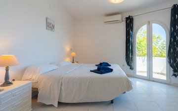 Property slide 21
