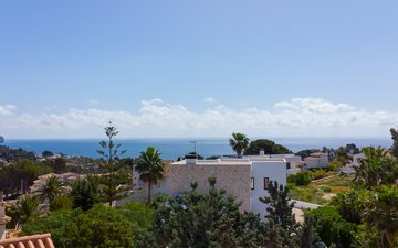 Property slide 18