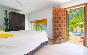 Property slide 32