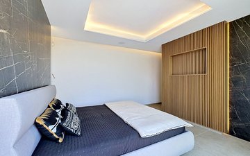 Property slide 32