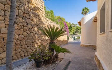 Property slide 46
