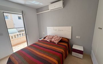 Property slide 32