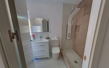 Property slide 32