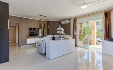 Property slide 10