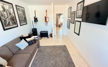 Property slide 28