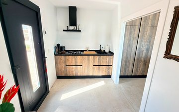 Property slide 44