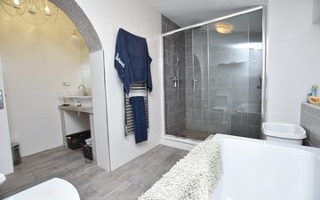 Property slide 21