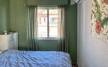 Property slide 32