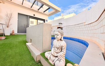 Property slide 21