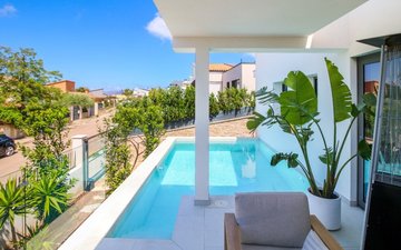 Property slide 10