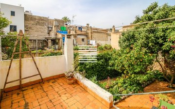 Property slide 10