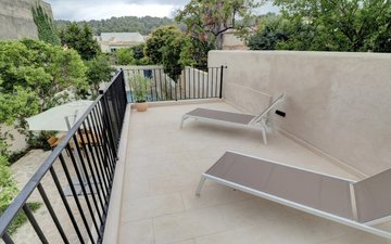 Property slide 16