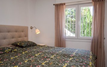 Property slide 18