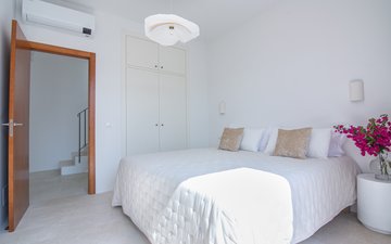 Property slide 10