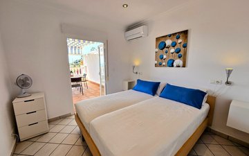Property slide 25