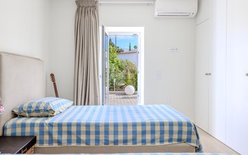 Property slide 17