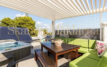 Property slide 32