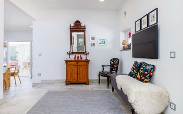 Property slide 10