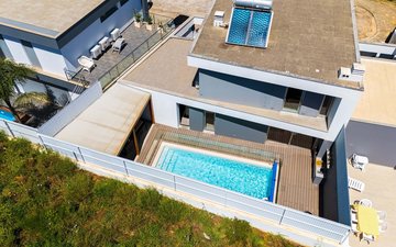 Property slide 32