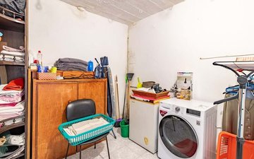 Property slide 32