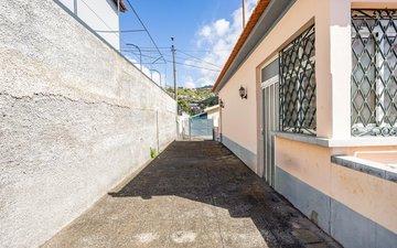 Property slide 14