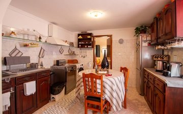 Property slide 25