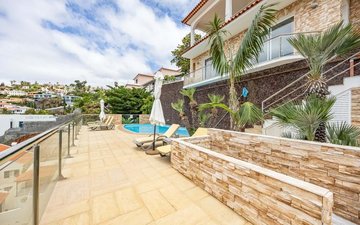 Property slide 48