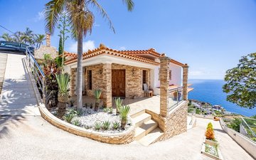 Property slide 81