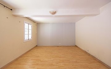 Property slide 18