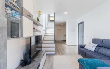 Property slide 21