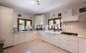Property slide 22