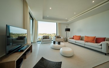 Property slide 10