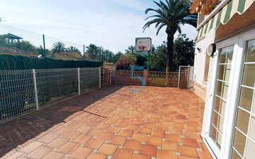 Property slide 32