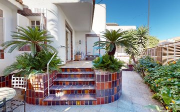 Property slide 32