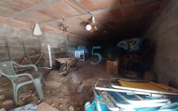 Property slide 32