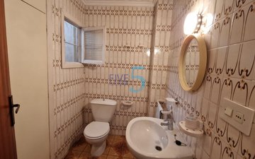 Property slide 16