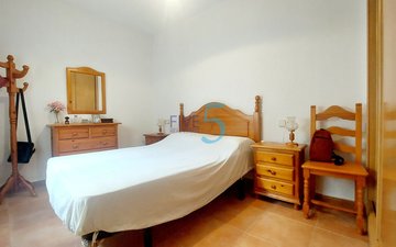 Property slide 16