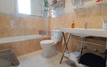 Property slide 28