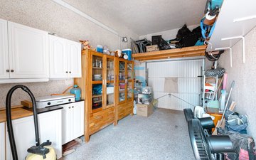Property slide 32