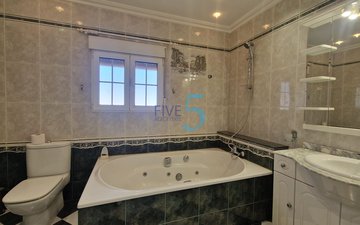 Property slide 32