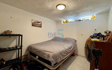 Property slide 25