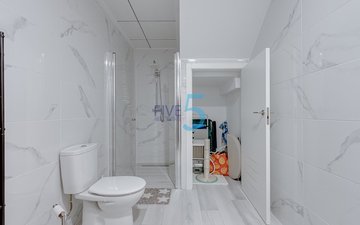 Property slide 32